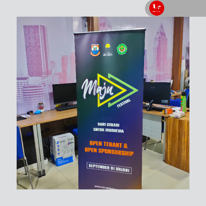 Roll Up Banner